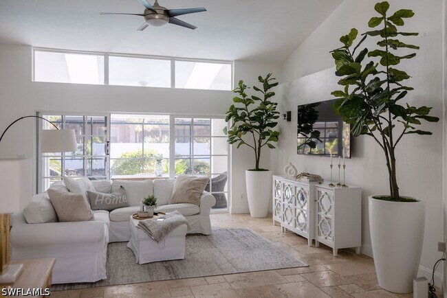 Foto del edificio - 386 Ashbury Way