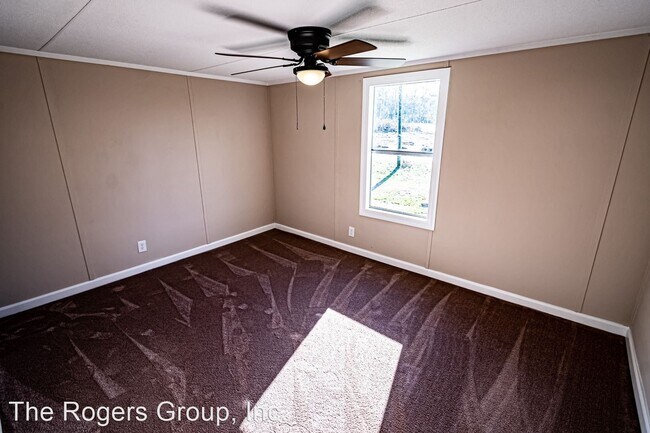 Foto del edificio - 3 br, 2 bath House - 12 Country Ln