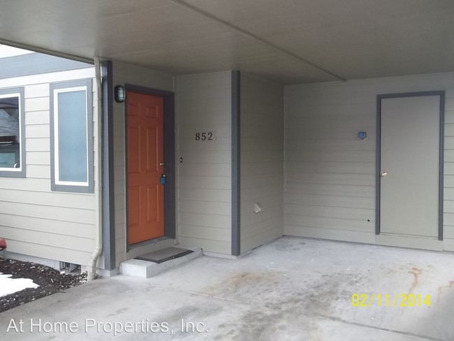 Building Photo - 839-888 SW Maple Tree Dr