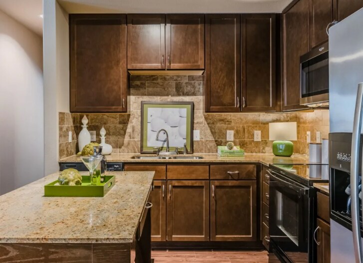 Foto principal - 7490 Coronado Ave