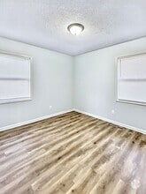 Building Photo - 275 Efird St