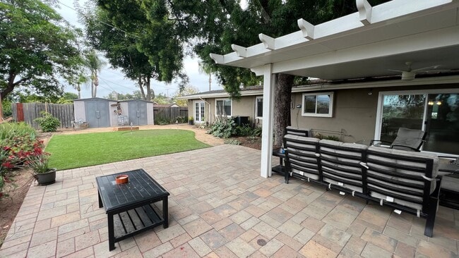 Foto del edificio - Turnkey 3 Bed 2 Bath Single Story View Home in Orange