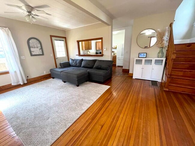 Photo - 14 Orchard St Apartments