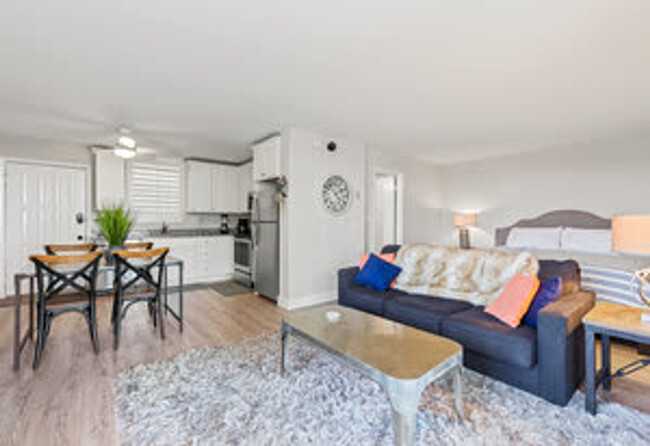 Foto del edificio - 5700 Bonita Beach Rd SW