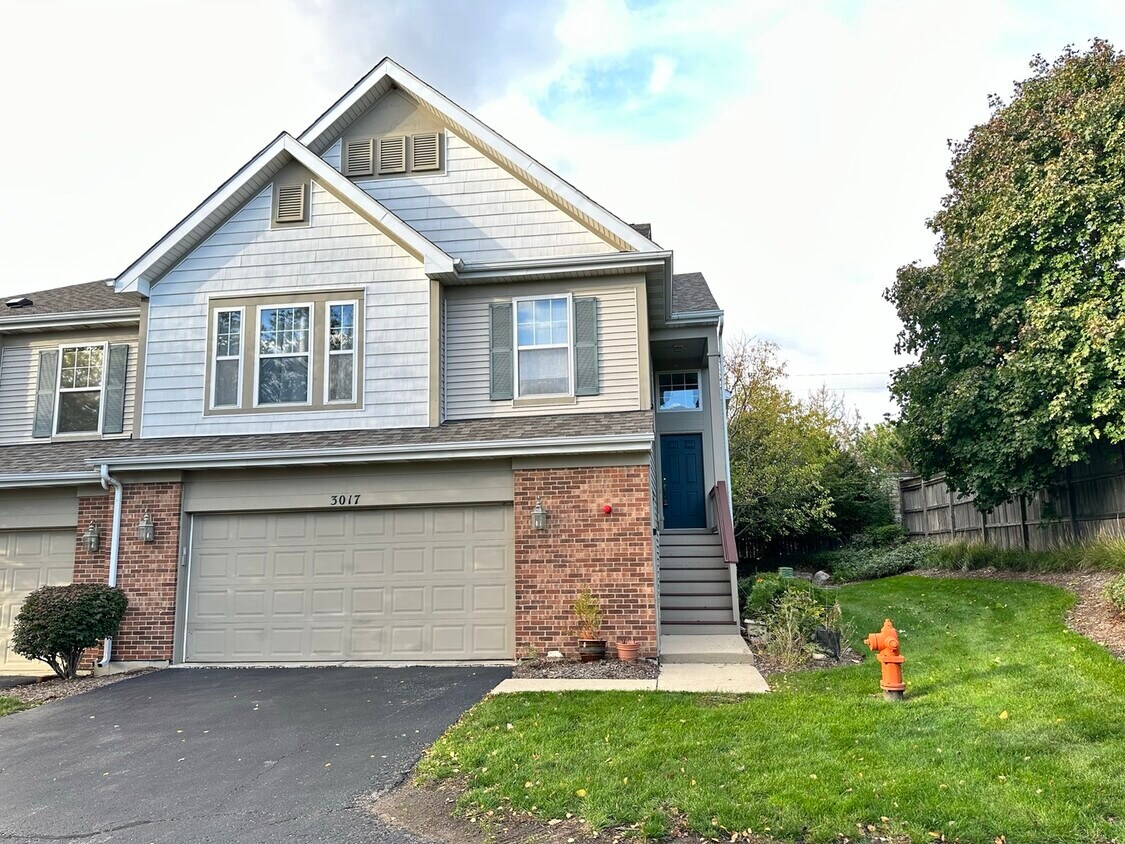 3017 Saganashkee Ln, Naperville, IL 60564 Townhome Rentals in