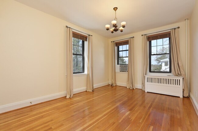 Foto del edificio - 189 Chestnut Hill Ave