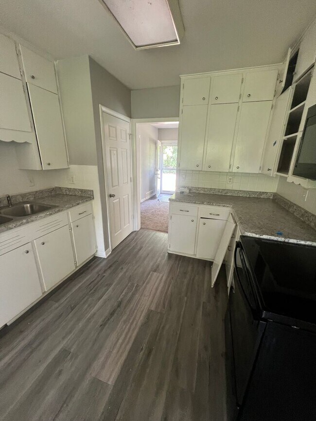 Foto del edificio - 3 bedroom Home in Rock Island