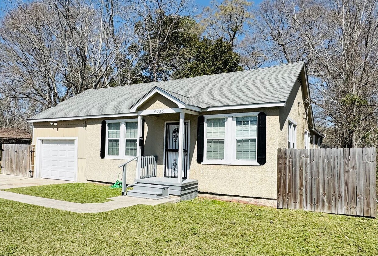 Foto principal - 4035 Clayton Dr