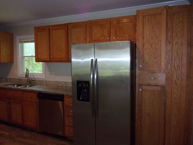 Building Photo - 3 Bedroom 2 Bath Home in York