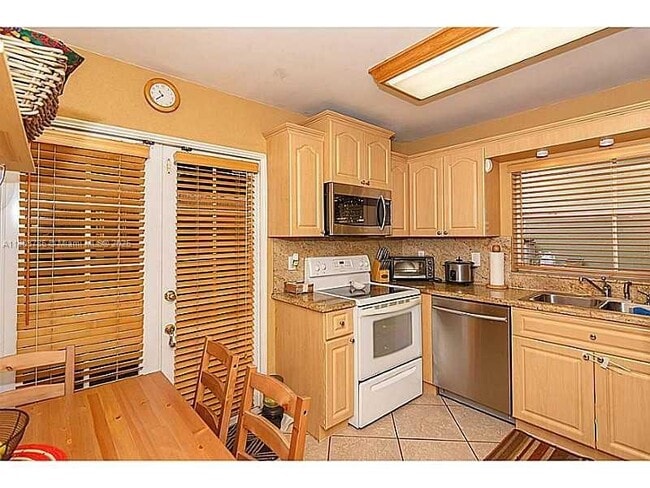 Foto del edificio - 8627 NW 1st Ln