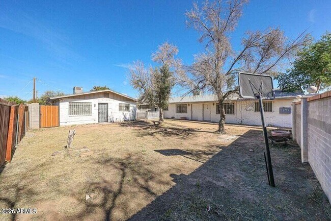 Foto del edificio - 2226 W Heatherbrae Dr