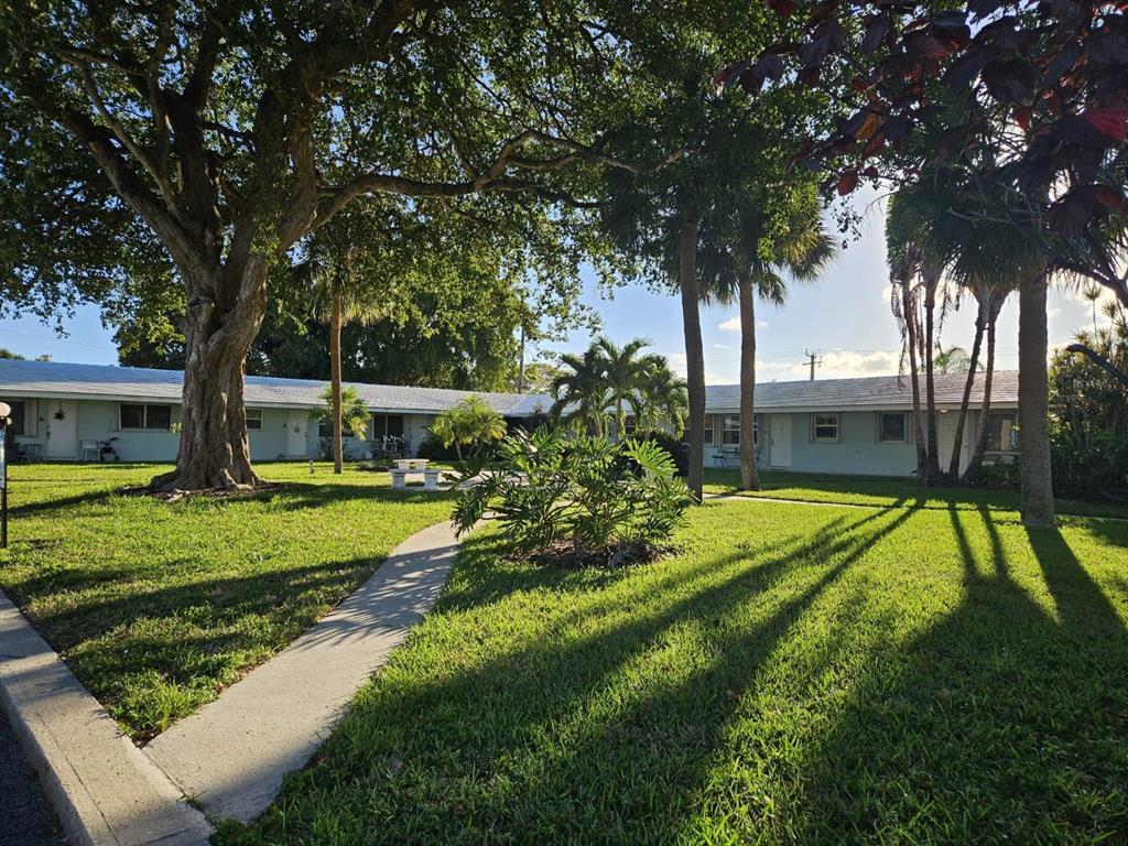 Foto principal - 3801 NE 22nd Ter