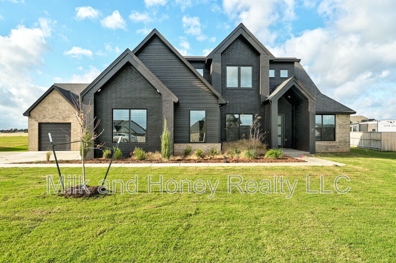 Primary Photo - 2101 Dax Ln