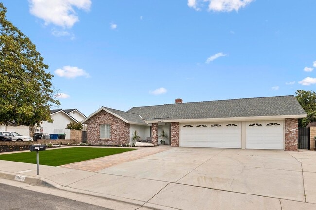 Building Photo - Beautifully Furnished Loma Linda Home