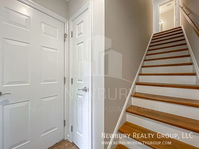 Building Photo - Embrace Luxury Living: Modern 2-Bed Townho...