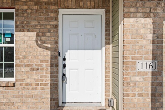 Foto del edificio - 116 Lambert Fld