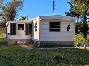 Building Photo - 1300 Seahorse Ln