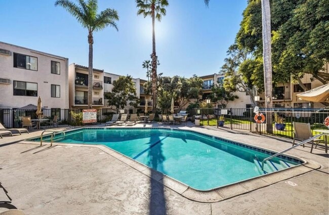 Building Photo - 6780 Friars Rd