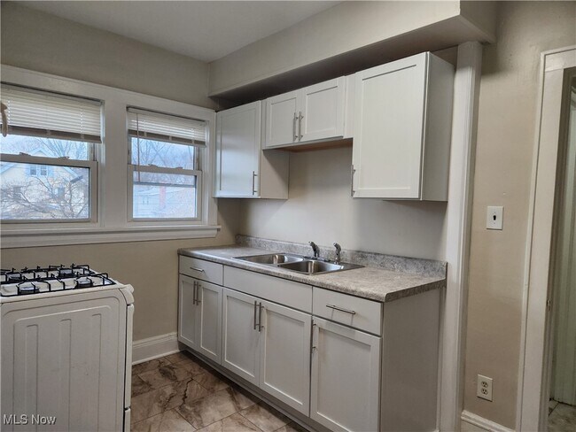 Foto del edificio - 529 E Cuyahoga Falls Ave