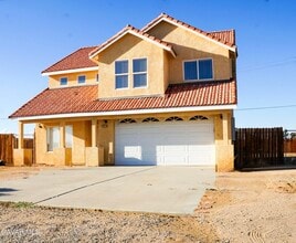 Building Photo - 6761 California City Blvd