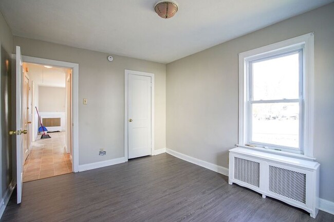 Building Photo - 42R Jefferson St