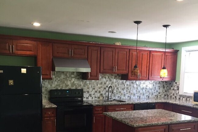 Cocina - 5304 Harbison Ave