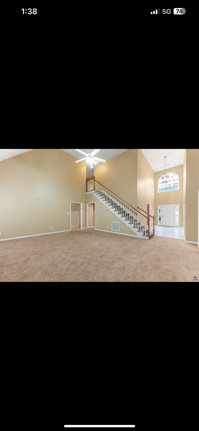Building Photo - 541 Edgefield Way