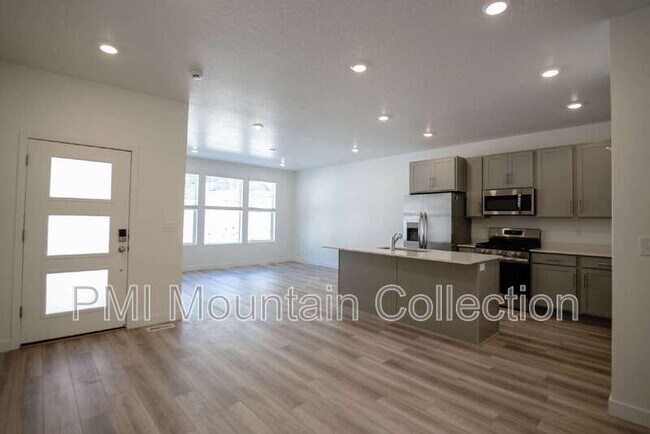 Foto del edificio - 2484 Wildwood Ln