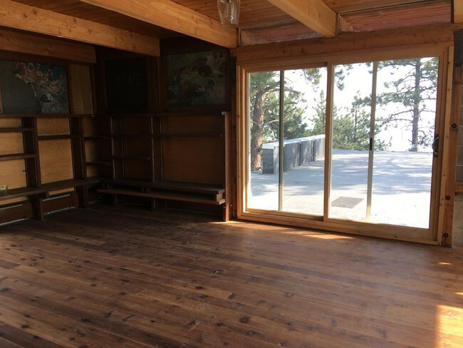 Building Photo - 1155 Timber Ln