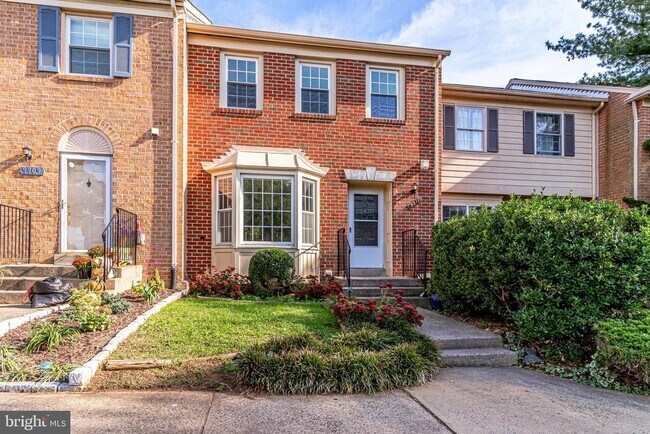 Building Photo - 9911 Whitewater Dr