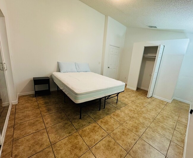 Photo - 536 Cheshire Way House