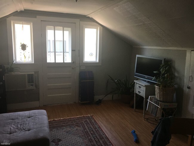 Building Photo - 1 br, 1 bath House - 3810B Baxter Ave