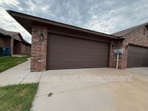 Building Photo - 404 Chalk Hill Ct