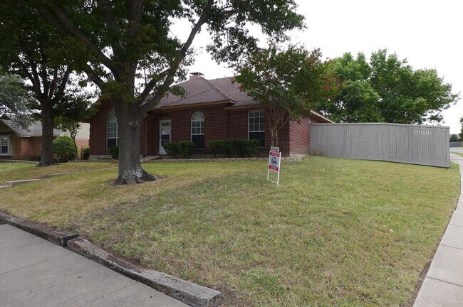 Foto del edificio - 1402 Beverly Dr