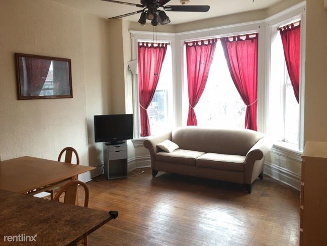 Foto del edificio - 622 W Buckingham Pl