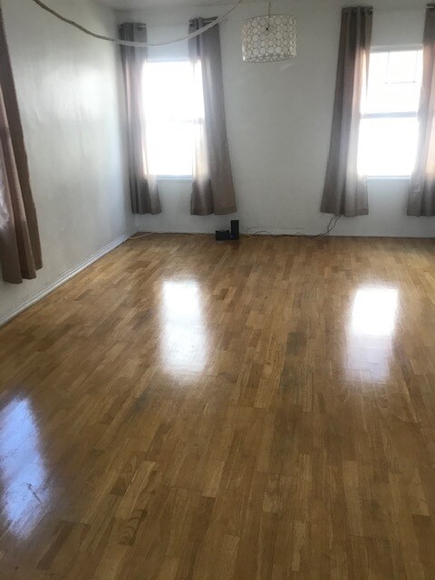 Foto del edificio - 1440 S Dunsmuir Ave