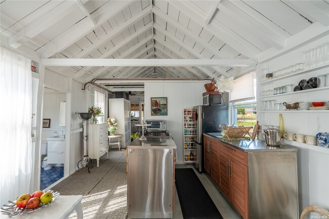Building Photo - 24 Sandy Beach Rd