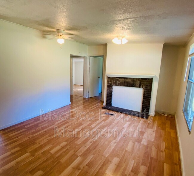 Foto del edificio - 3611 Shirleys Hill Rd