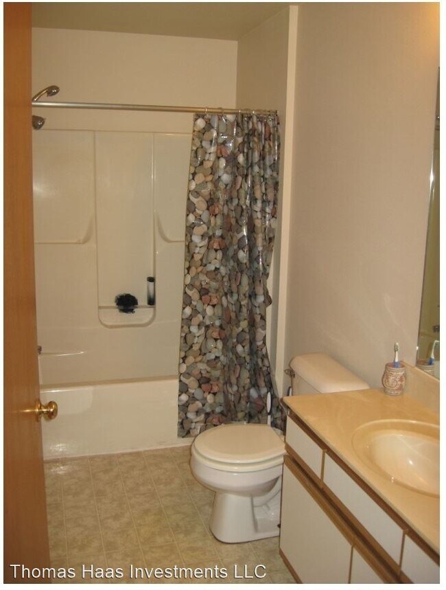 1266 Winston Dr, Edgerton, WI 53534 Room for Rent in Edgerton, WI