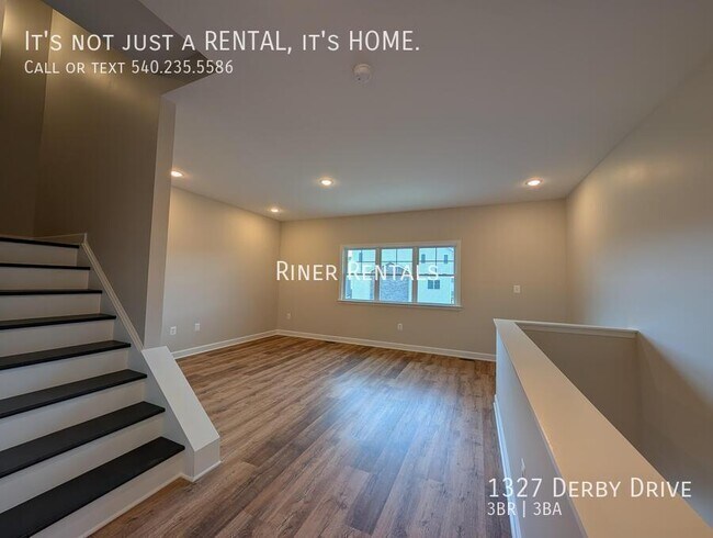 Foto del edificio - 1327 Derby Dr