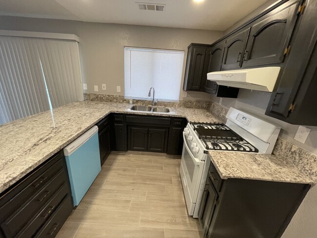 Foto del edificio - 2800 E Valley Oaks Dr