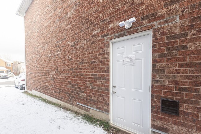 Photo du bâtiment - 1182 Blueheron Blvd