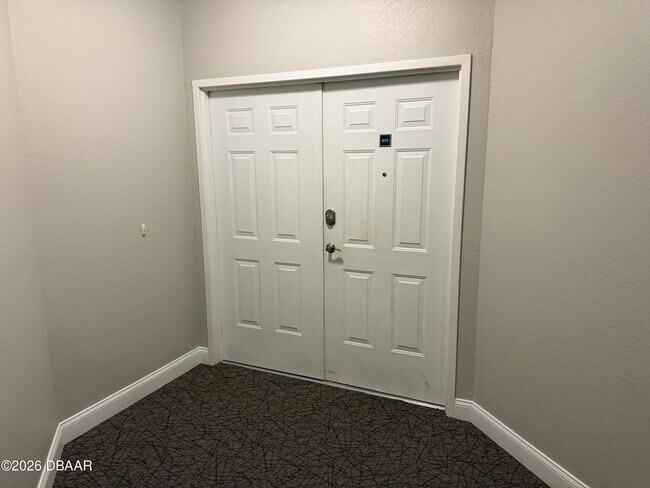 Foto del edificio - 2801 S Ridgewood Ave