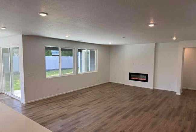 Building Photo - 115 W Pheasant Blf Ave