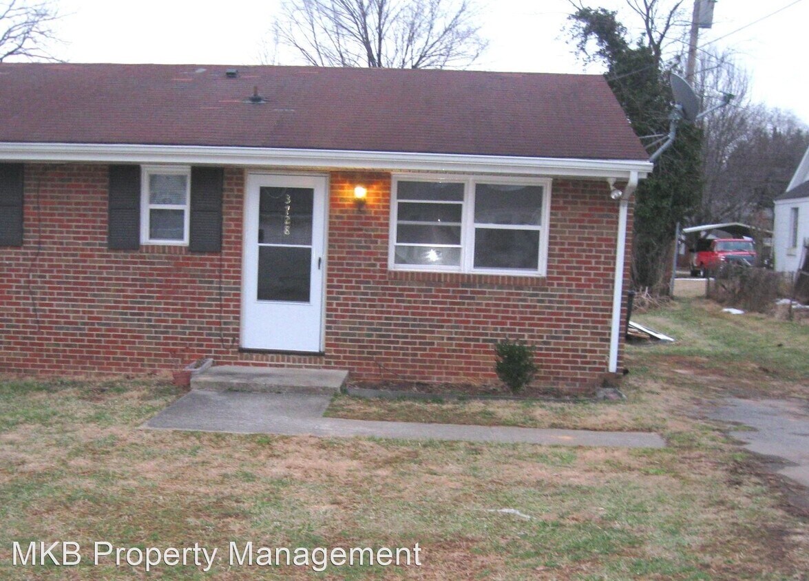 2 br, 1 bath House 3728 New Spring Branch House Rental in Roanoke