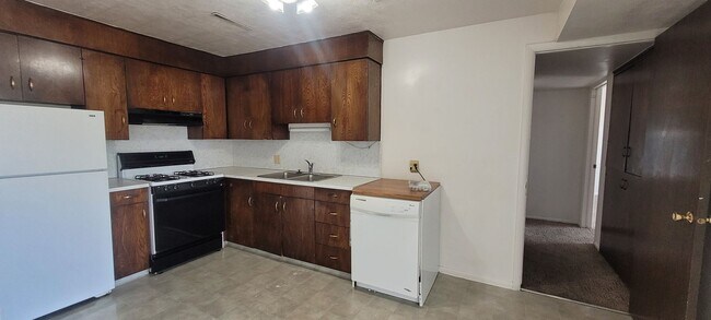 Foto del edificio - SINGLE FAMILY HOUSING -  2 bed/1 bath just off of University Parkway in Orem