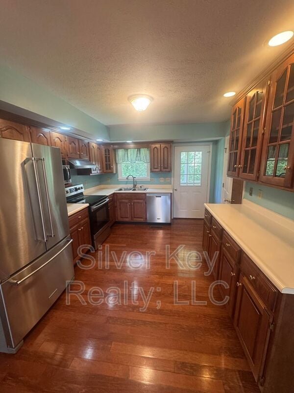 Building Photo - 136 S Matlock Ave