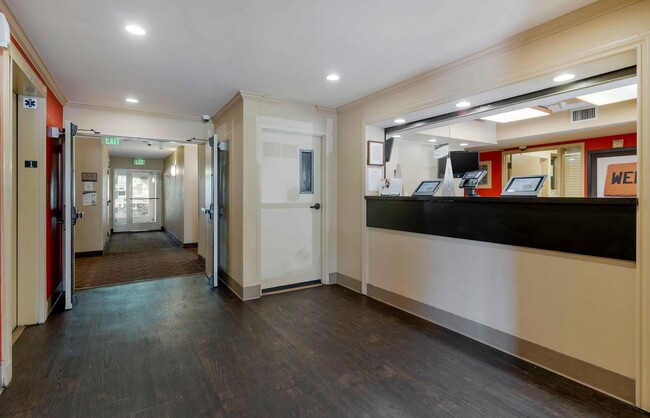 Lobby and Guest Check-in - Furnished Studio - Fremont