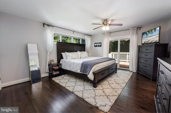 Photo - 5775 Westchester St House