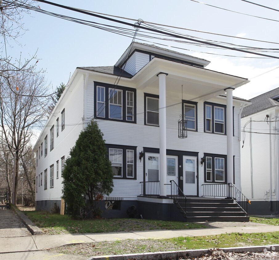 Primary Photo - 32 Irving Pl